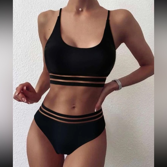 ✨2 for $10✨ SHEIN Women's Black Striped Bikini Set - Picture 1 of 7